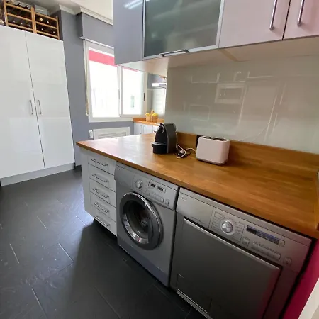 Apartamento En Guecho, A 5 Min. Playa Y Metro. * Getxo