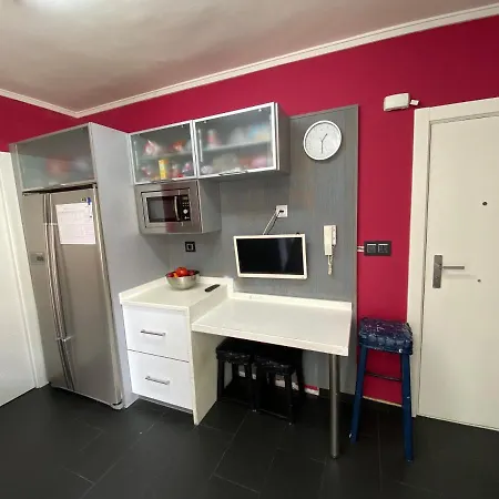 Apartamento En Guecho, A 5 Min. Playa Y Metro. Apartamento