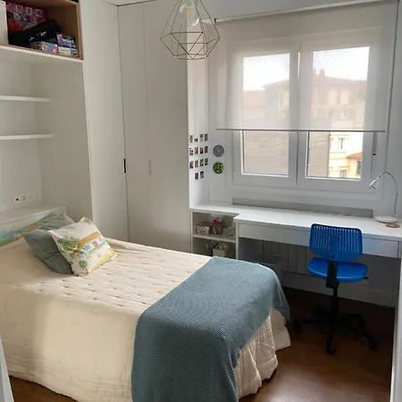 Apartamento En Guecho, A 5 Min. Playa Y Metro. Apartamento